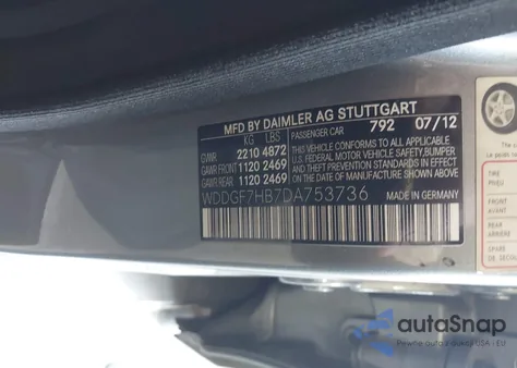 2013 Mercedes-Benz C 63 Amg z USA, uszkodzony, nr VIN WDDGF7HB7DA753736